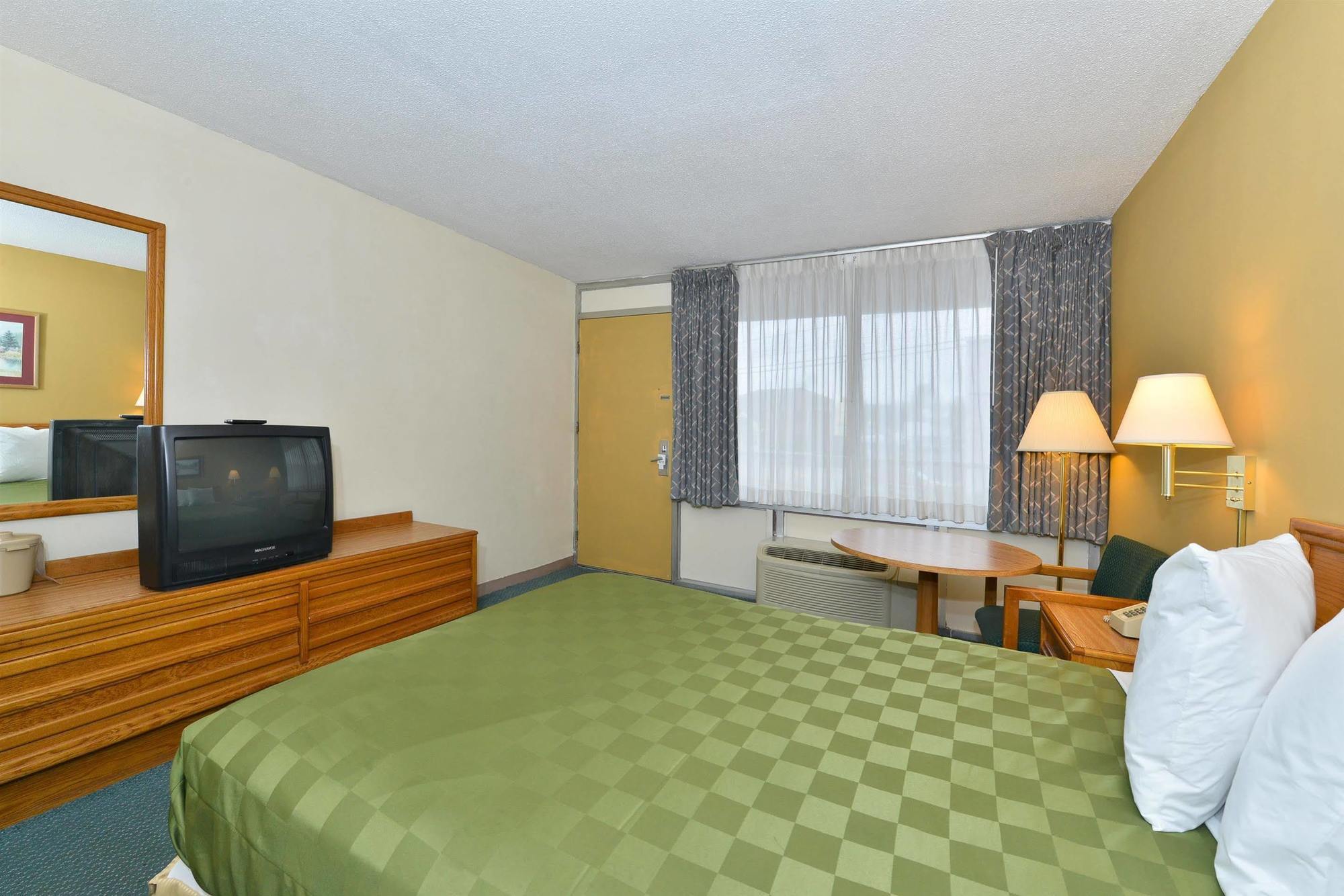 Red Roof Inn Marion, Va Екстериор снимка