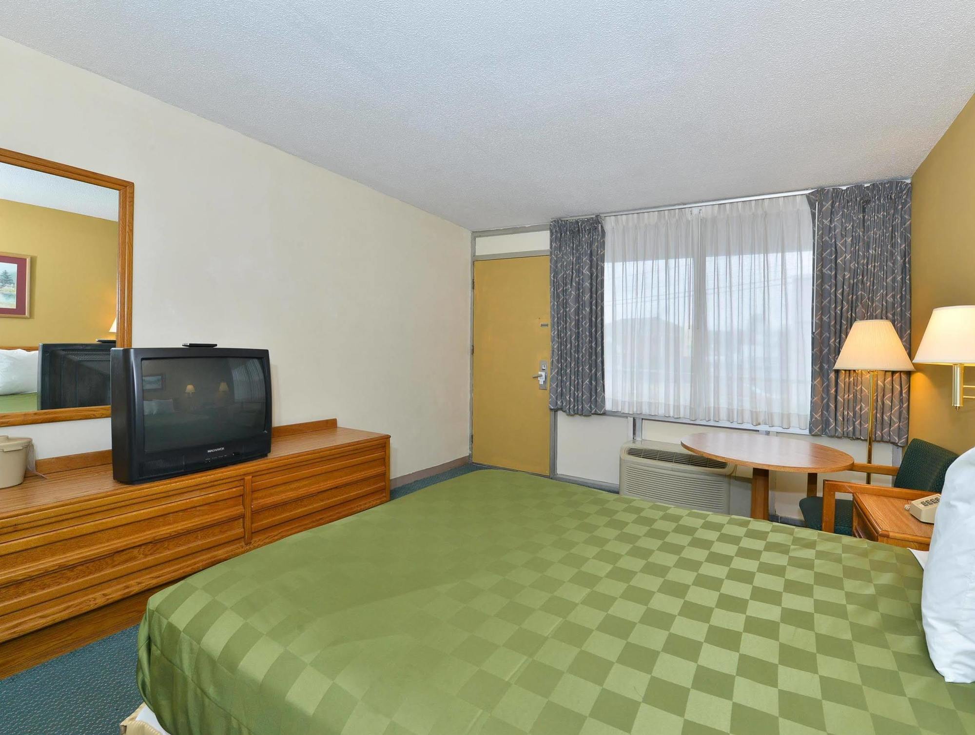 Red Roof Inn Marion, Va Екстериор снимка
